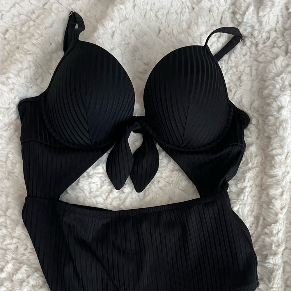 Shade & Shore Black One Peice Swimsuit - Picture 3 of 5